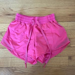 Lululemon Hotty Hot Shorts - Lipgloss pink